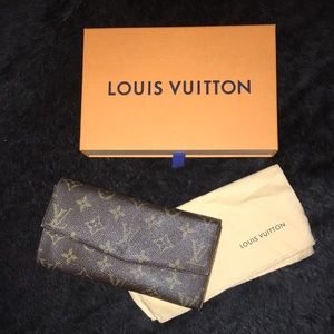 Louis Vuitton Vintage Sarah Wallet